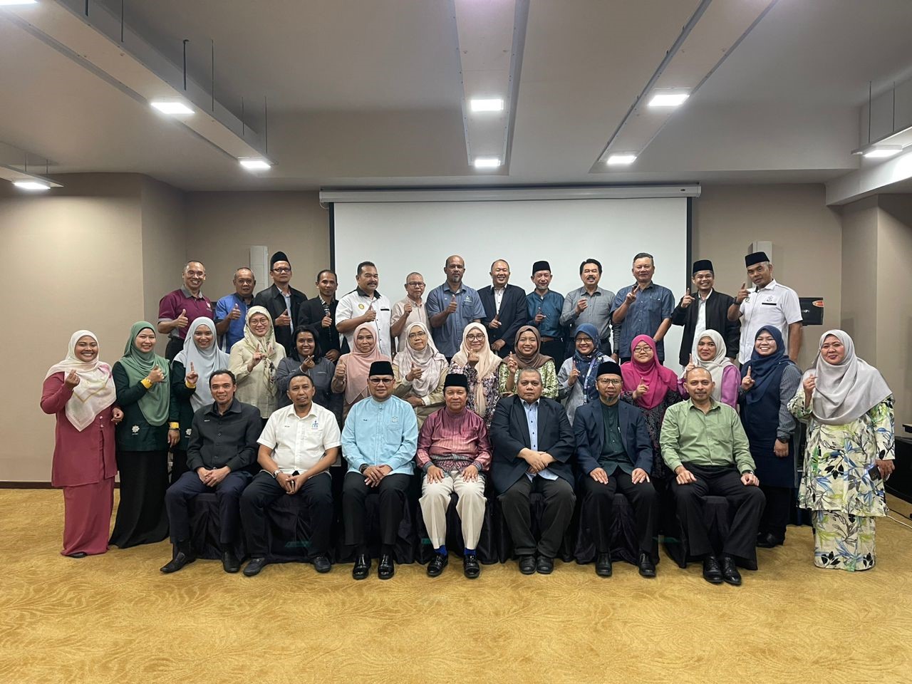 Program Kepimpinan Pelapis Negeri Pahang Modul Critical Thinking ...
